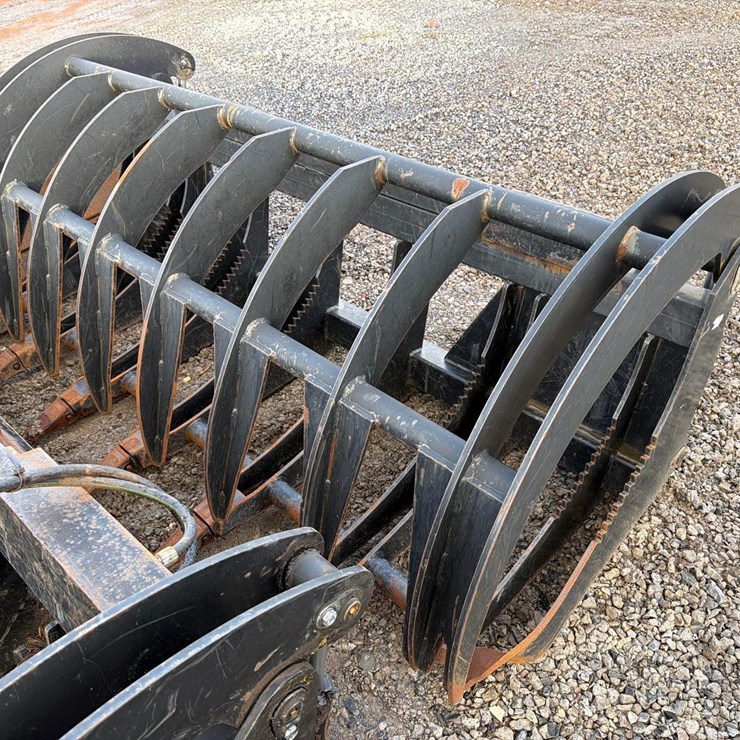 2020 TITAN 66IN. ROOT GRAPPLE SKID STEER ATTACHMENT