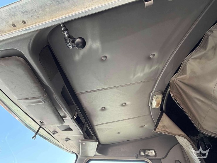 2017-kenworth-t800-image-24