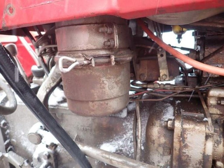 massey-ferguson-135-image-40