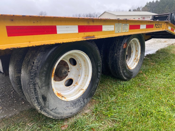 #304-•-2017-redi-haul-tandem-dually-equipment-trailer-(helenville,-wi)-(has-wi-title)-image-6