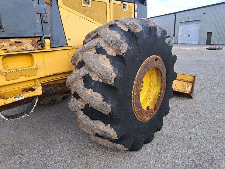 2006-john-deere-6081-image-47