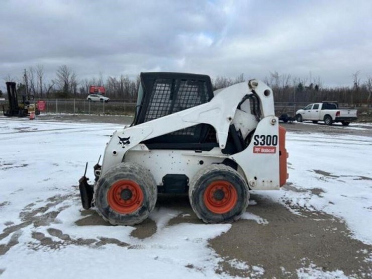 2010-bobcat-s300-image-7
