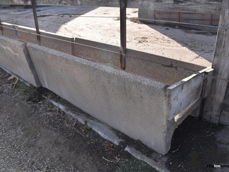 concrete-feed-bunks-image-7