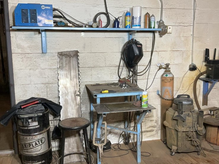#188-•-miller-welder-and-table-image-2