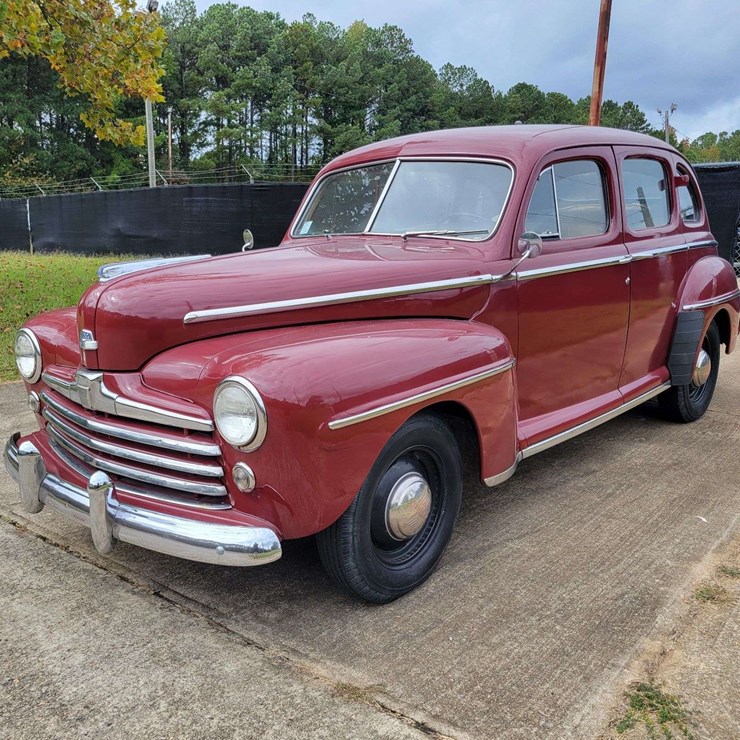 1948 Ford Sedan