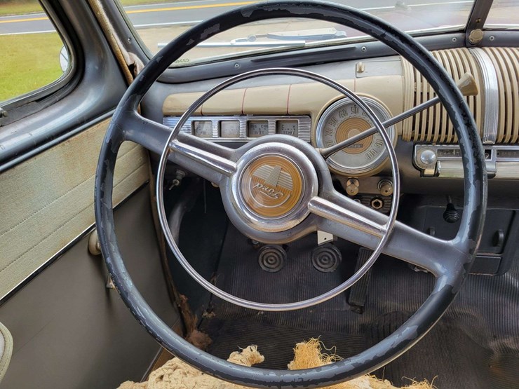 1948-ford-sedan-image-74