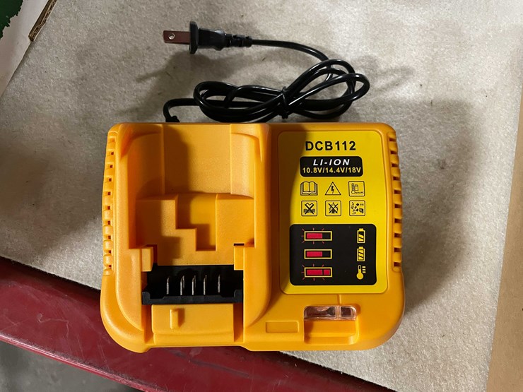 #8719-•-new-dewalt-compatible-chainsaw-(t14)-image-4