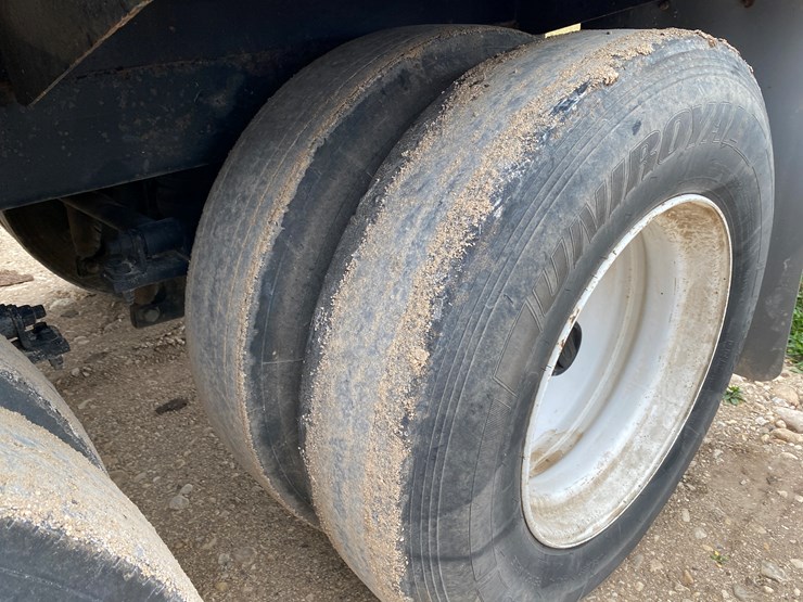 #1030-•-2014-northern-6000-gallon-semi-manure-tanker-trailer(has-wi-title)-(kewaunee,-wi)-image-37