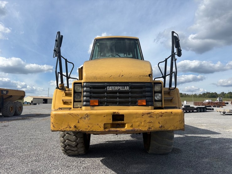 2011-caterpillar-740-image-2