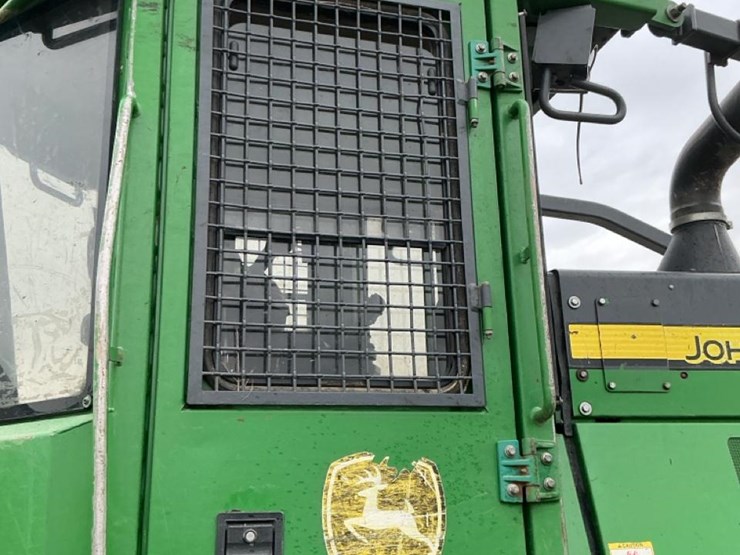 2016-deere-648l-image-42