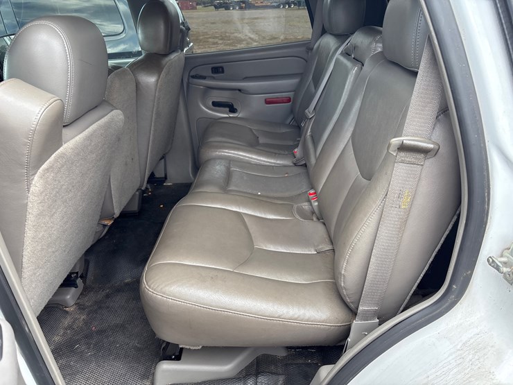 2005-chevrolet-tahoe-image-5