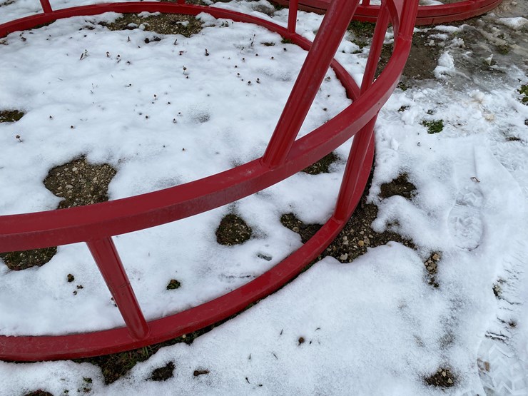 #8446-•-new-steel-hay-feeder-ring-(st.-nazianz,-wi)-image-5