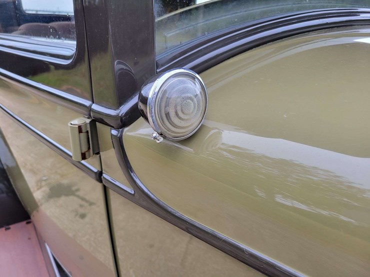 1928-pontiac-sedan-image-47