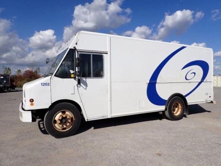 2012-freightliner-mt55-image-1