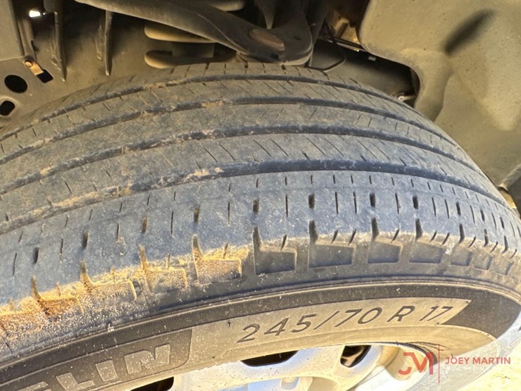 2016-ford-f150-xl-image-8