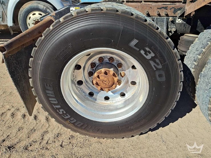 2018-peterbilt-389-image-54