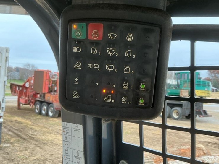 2016-deere-550k-xlt-image-45