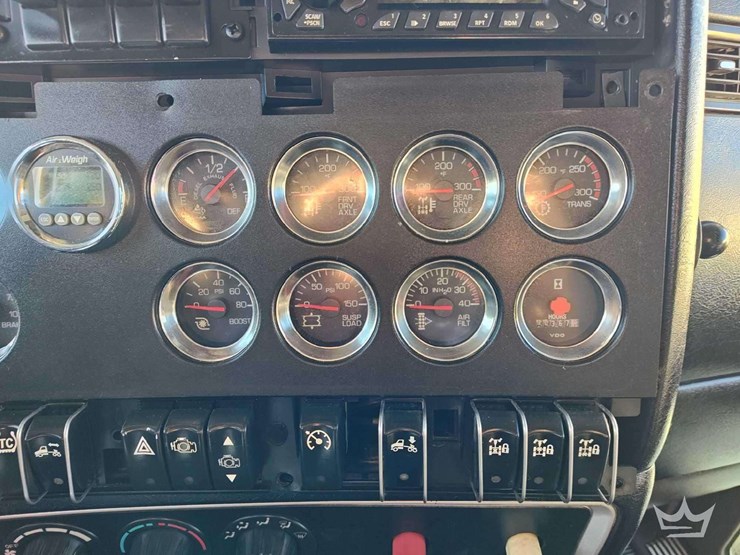 2011-kenworth-t800-image-38