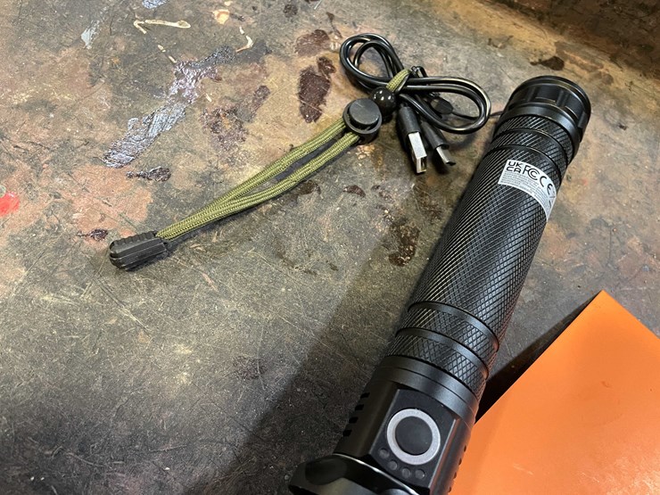 #8680-•-10"-led-flashlight,-ultra-bright,-high-lumen-(pr12)-image-4