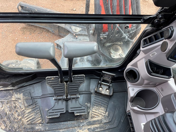 2021-kubota-u55-5-image-43