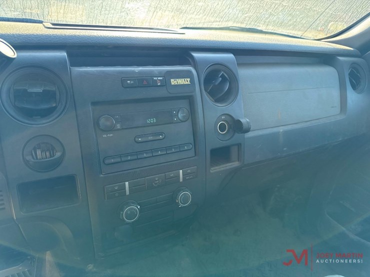 2014-ford-f150-xl-image-17