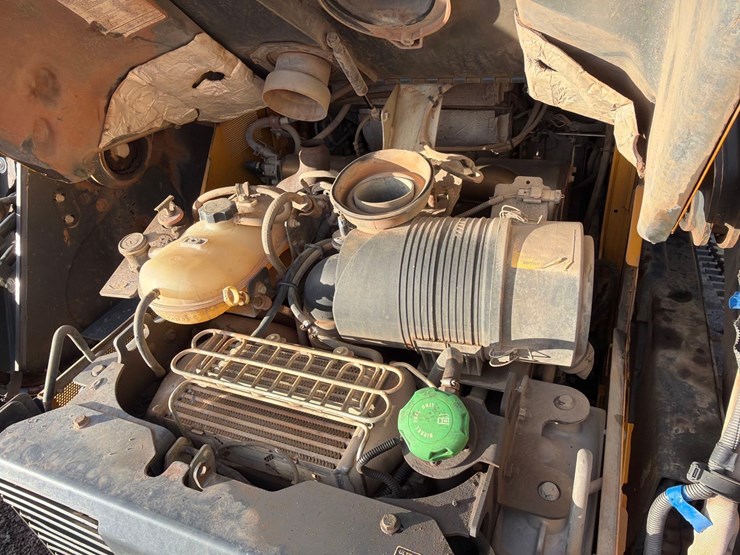 2021-deere-333g-image-15