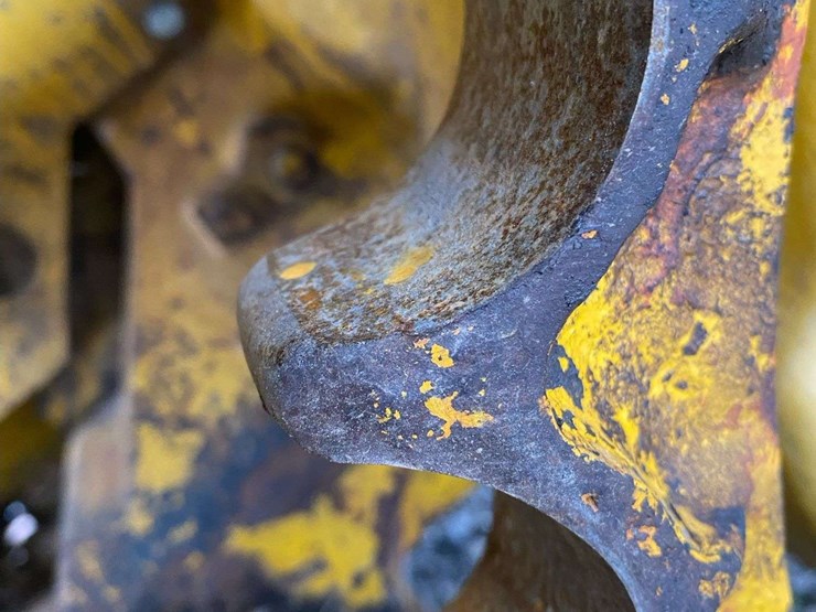 caterpillar-d2-image-12