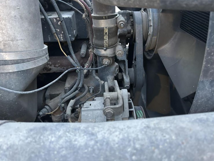 #1432-•-1992-volvo-(white-gmc)-vac-truck-image-56