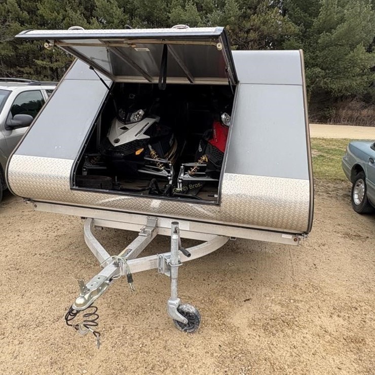 2- Skidoo Snowmobiles & Karavan Atomic 13 Trailer