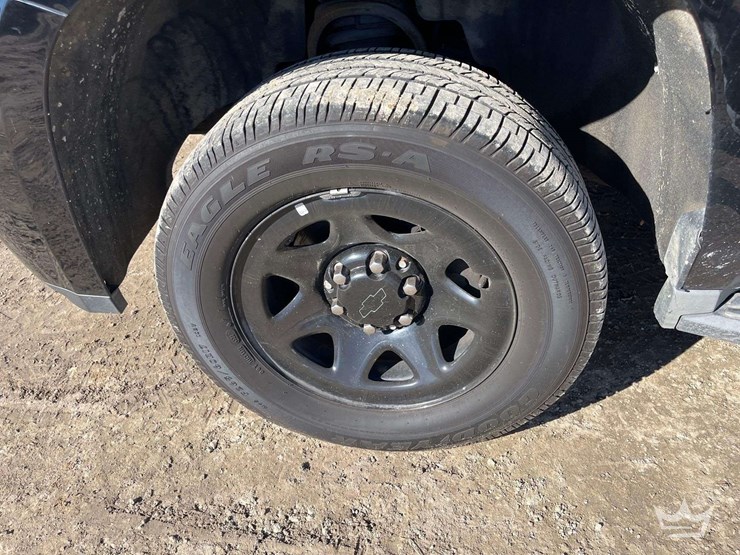 2016-chevrolet-tahoe-image-21