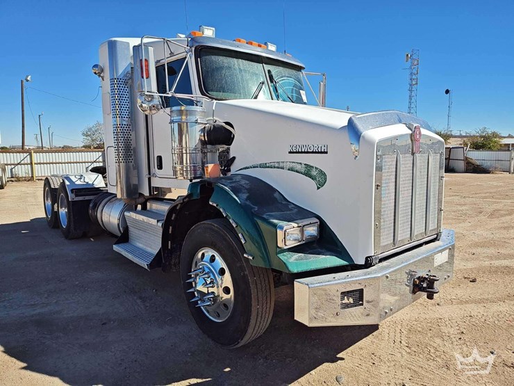 2012-kenworth-t800-image-2