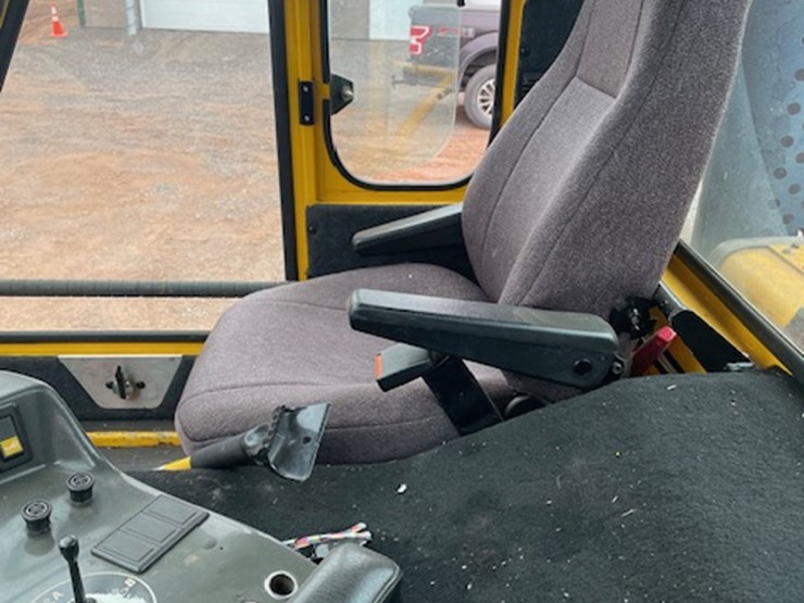 #402-•-1999-bombardier-br180-snow-groomer-(superior,-wi)-image-7