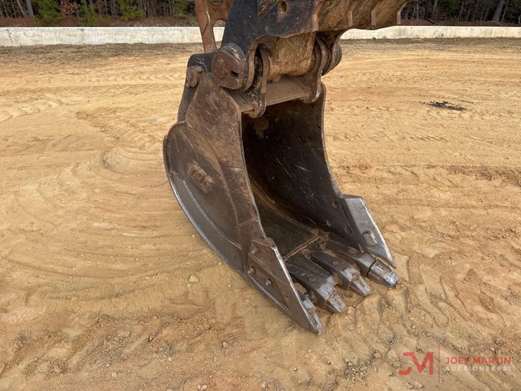 takeuchi-tb2150-image-22