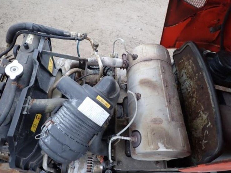 2014-kubota-b3350hsd-image-58