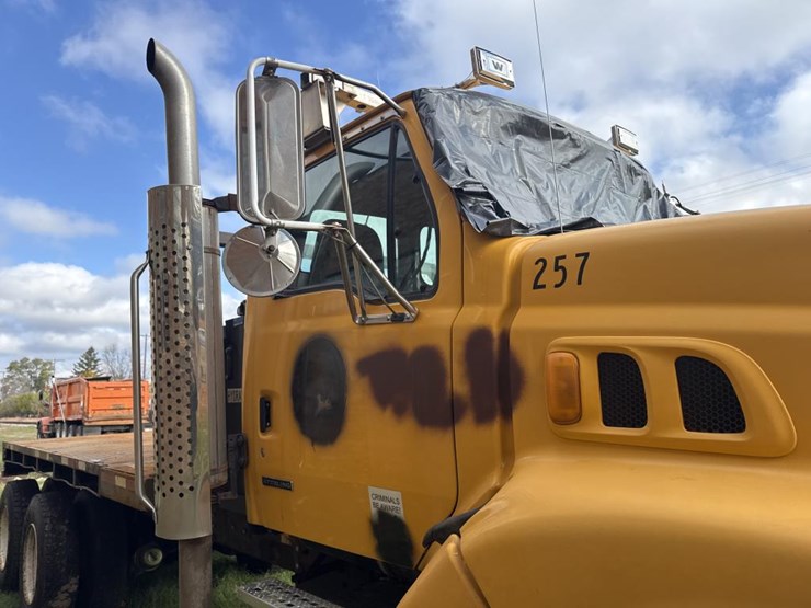 2001-caterpillar-c12-image-40