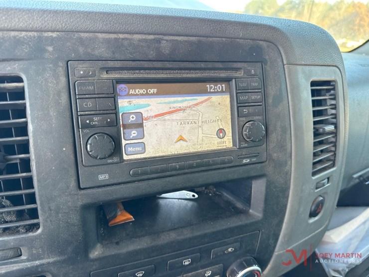 2014-nissan-nv2500hd-image-29