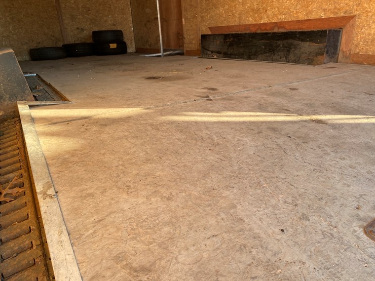 #322-•-2017-stealth-enclosed-trailer-(has-wi-title)(mosinee,-wi)-image-24