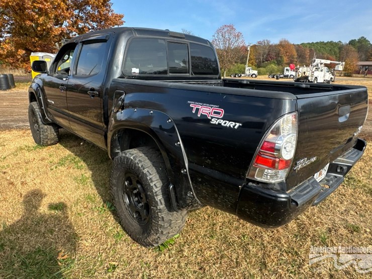 2010-toyota-tacoma-image-6