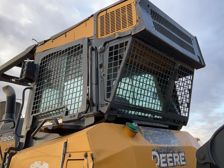 2016-deere-700k-image-37