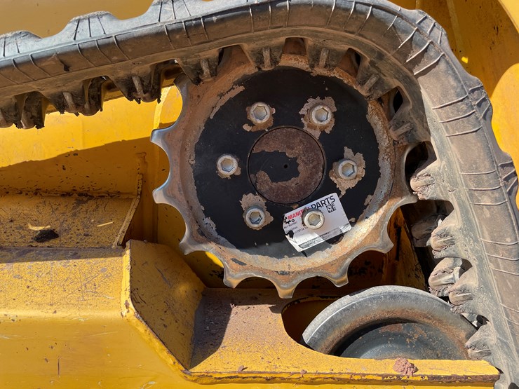 2020-gehl-rt105-image-14