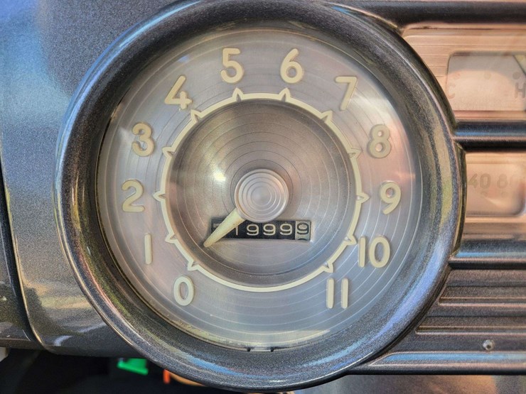 1948-packard-sedan-image-37