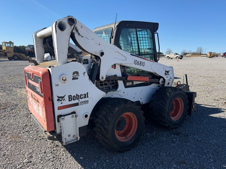 2013-bobcat-s750-image-4