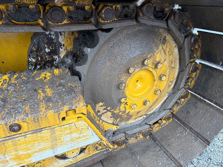 2022-deere-450k-image-9