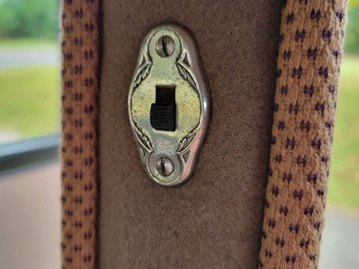 1928-pontiac-sedan-image-77