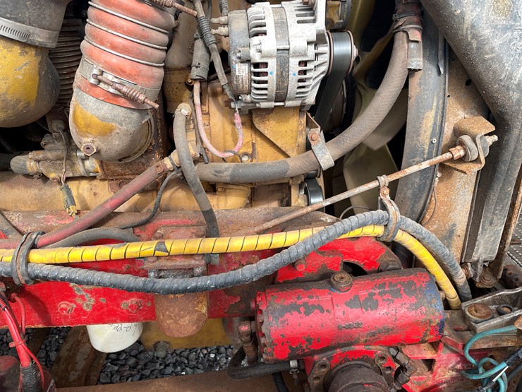 #208-•-2004-kenworth-semi-tractor-truck-(has-mi-title)-(greenland,-mi)-image-30