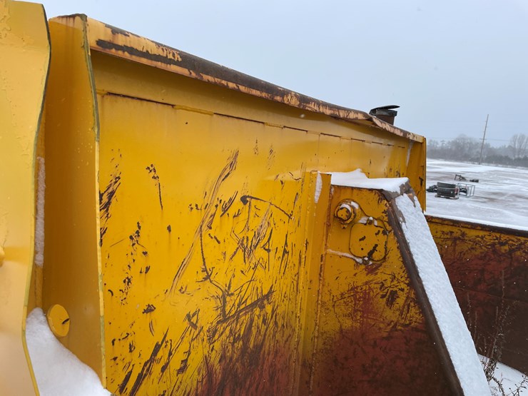 #234-•-2005-international-tri-axle-dump-truck-(has-wi-title)(mosinee,-wi)-image-18