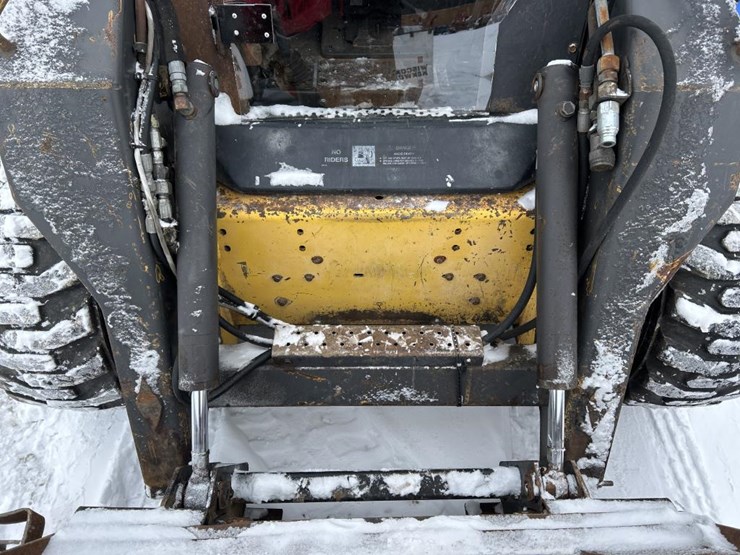 new-holland-ls180-image-11