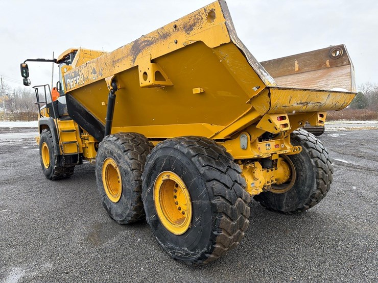 2020-deere-260e-image-5