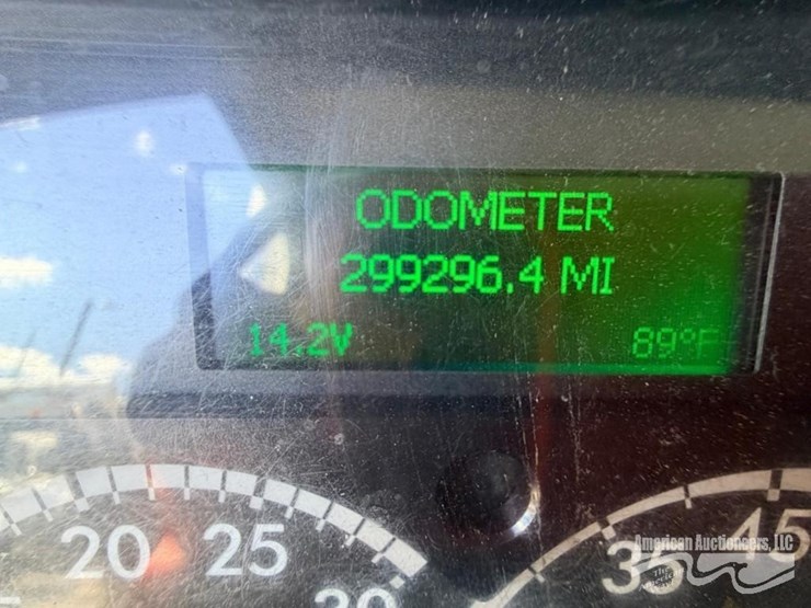 2022-freightliner-m2-box-truck-image-19