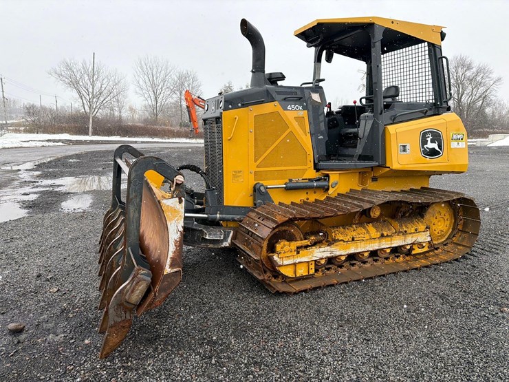 2023-deere-450k-image-2